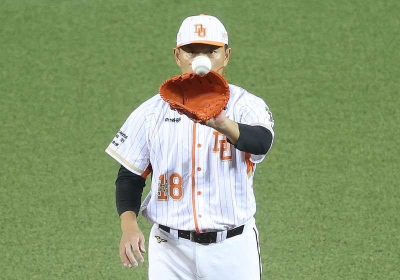 林岳平見潘威倫眼神想續投 沒讓他達150勝感抱歉