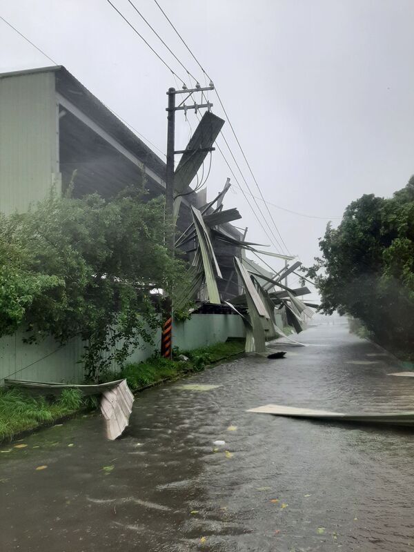 颱風山陀兒來襲 高雄風強雨大停電逾3000戶