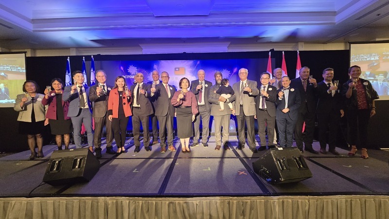 溫哥華國慶酒會 加拿大政要讚台灣民主典範