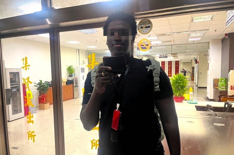 講英語嘛能通 蘆洲警助海地交換生尋回錢包