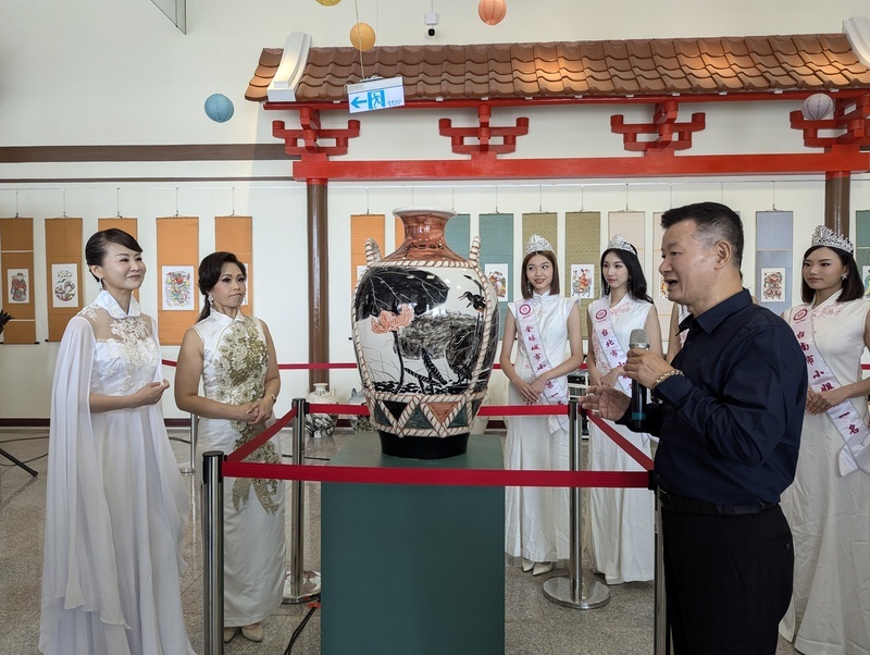 城市小姐訪金門文化園區 拍影片推廣觀光