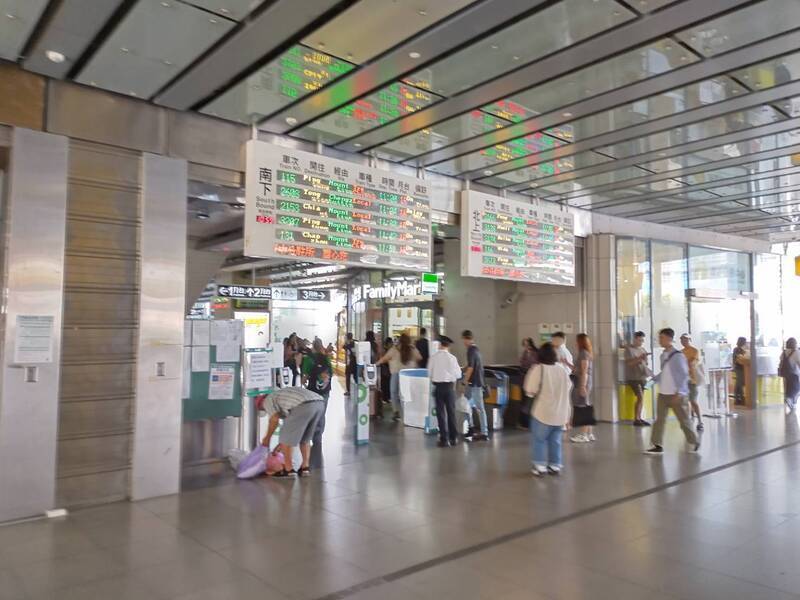 未搭上車改票無座 女子攻擊台鐵台中站售票員