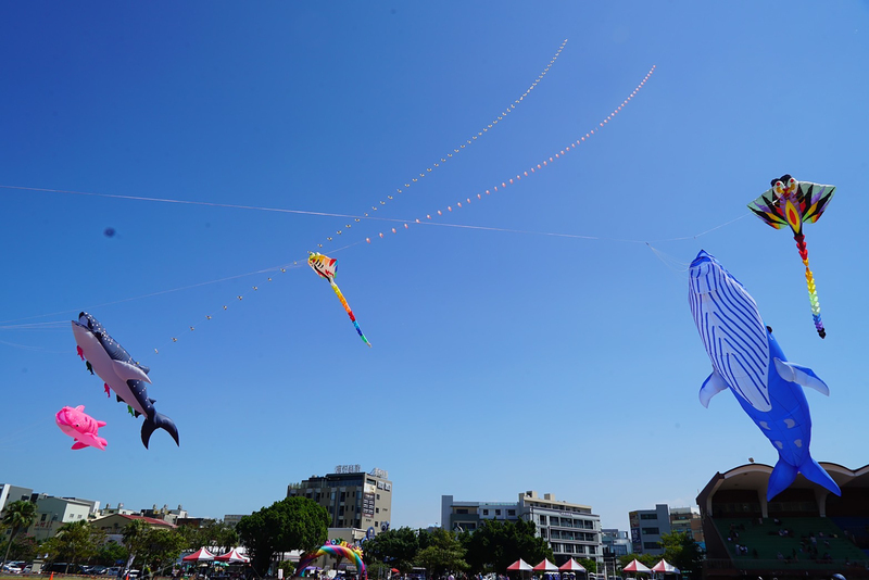 鹿港四季紅秋收系列風箏節飄揚海洋世界 童趣嘉年華