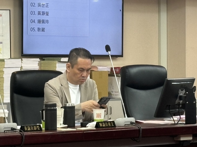 交保後首出席議事行程 陳重文：相信司法還清白