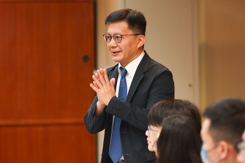 手機成癮問題大 教育部次長分享引爆親子衝突經驗