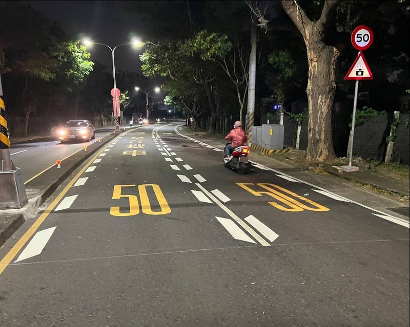 中市西屯路與東大路口 新劃設視覺化減速標線