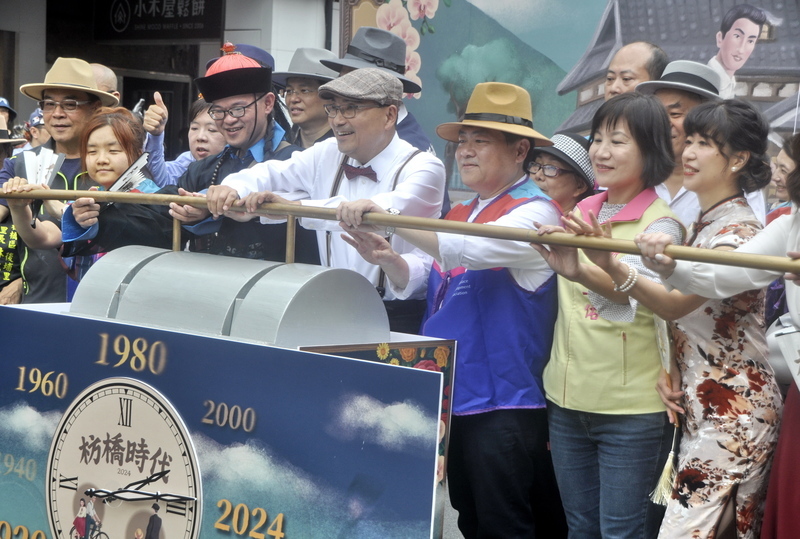 新北萬聖節板橋商圈變裝搞鬼 復古主題懷舊風情