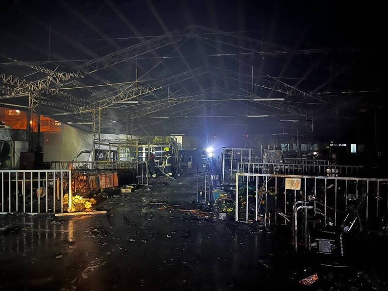 草屯果菜市場暗夜失火 居民不捨：熟悉的攤販沒了