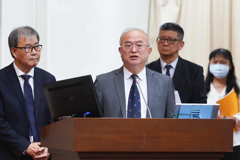 波波醫師爭議 台大醫院院長否認網傳名單