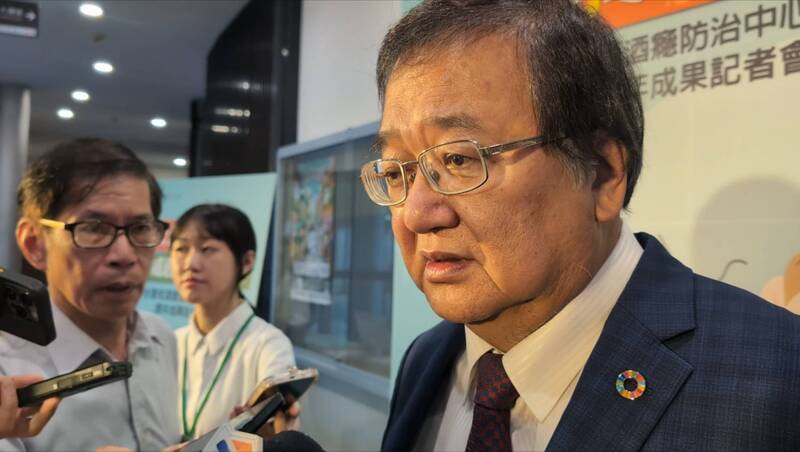 網傳衛福部挺波爸波媽 邱泰源：自己家人都念本土