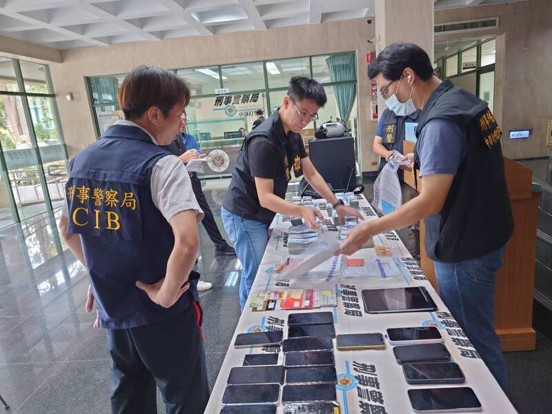 博弈洗錢14人頭公司勾結三方支付 警逮13人扣近2億