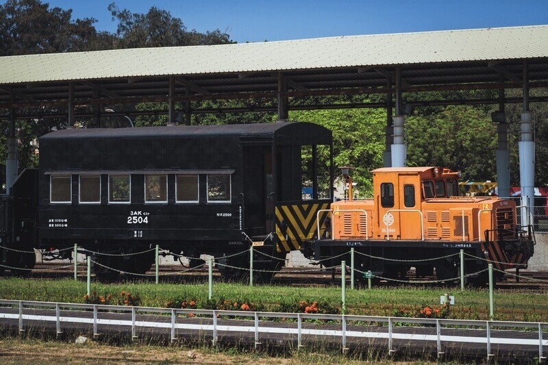 哈瑪星鐵道遊 體驗搭高鐵、大小火車4種軌道運具