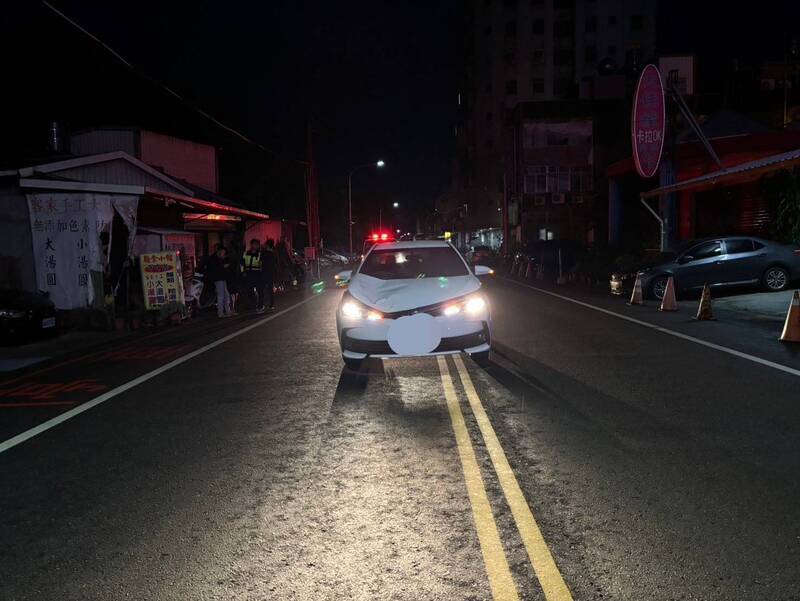 苗縣頭份市老婦橫越馬路 遭自小客撞擊送醫不治