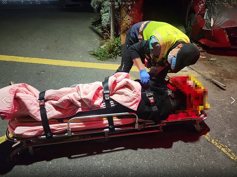 彰化翁疑跨雙黃線遭無駕照機車撞倒 汽車再輾壓不治