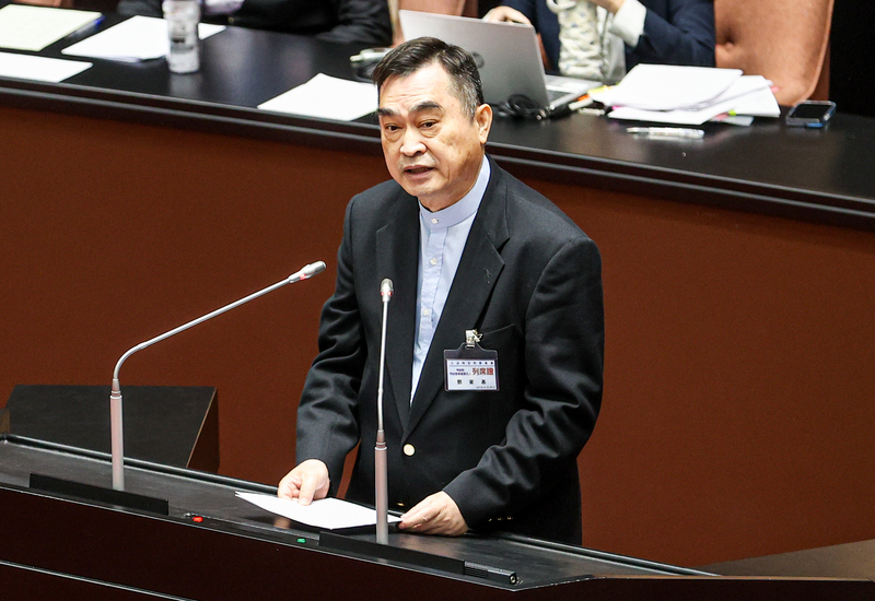 試委被提名人鄧家基：公務員考績上限應取消