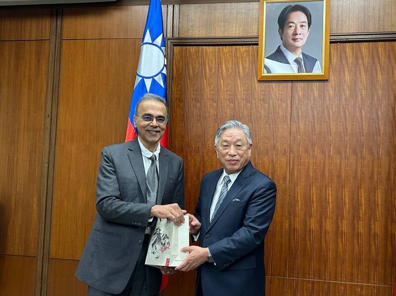世界醫師會訪外交部 挺台參與全球醫療體系