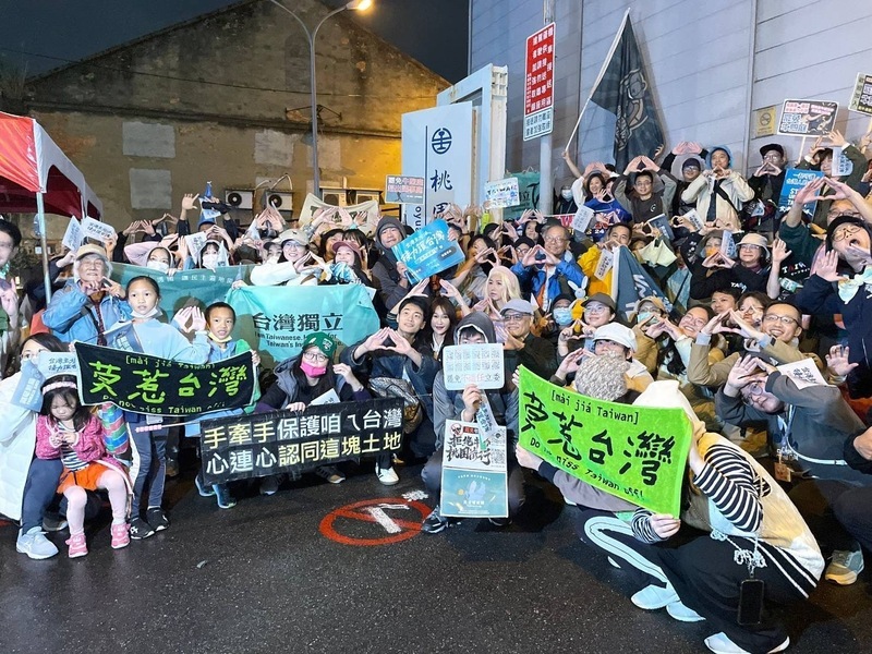 接力護台灣抵桃園 議員黃瓊慧現身籲團結挺民主
