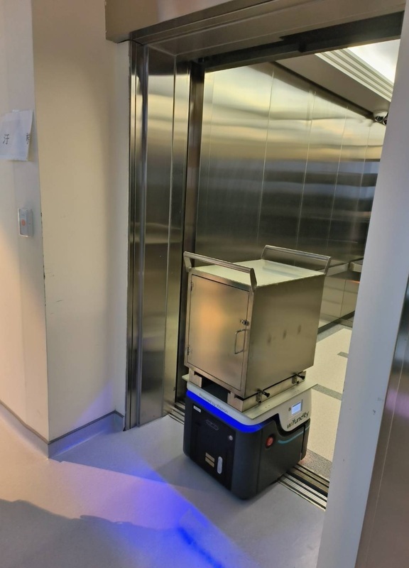 高醫岡山醫院拚創新 智慧輪椅、運輸機器人效率高