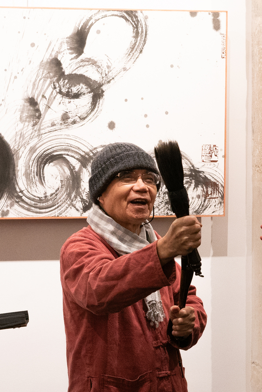 施春茂「筆墨無境」揮毫巴黎 不一樣就是不一樣