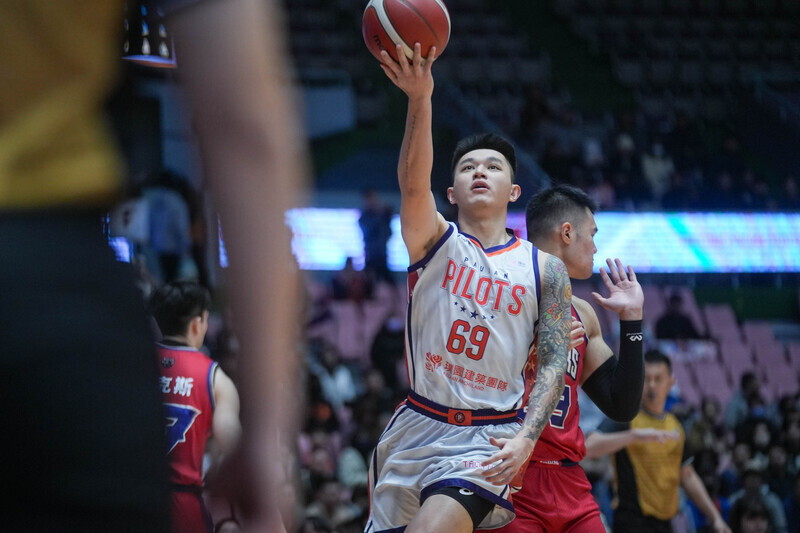 PLG盧峻翔轟23分 領航猿賞鋼鐵人5連敗