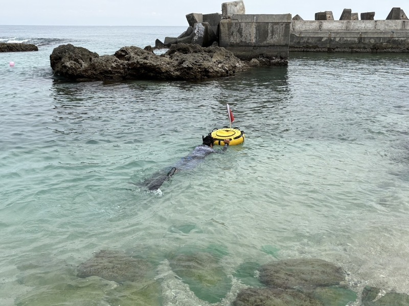 小琉球自由潛水熱門 鵬管處推旗幟避免人船衝突