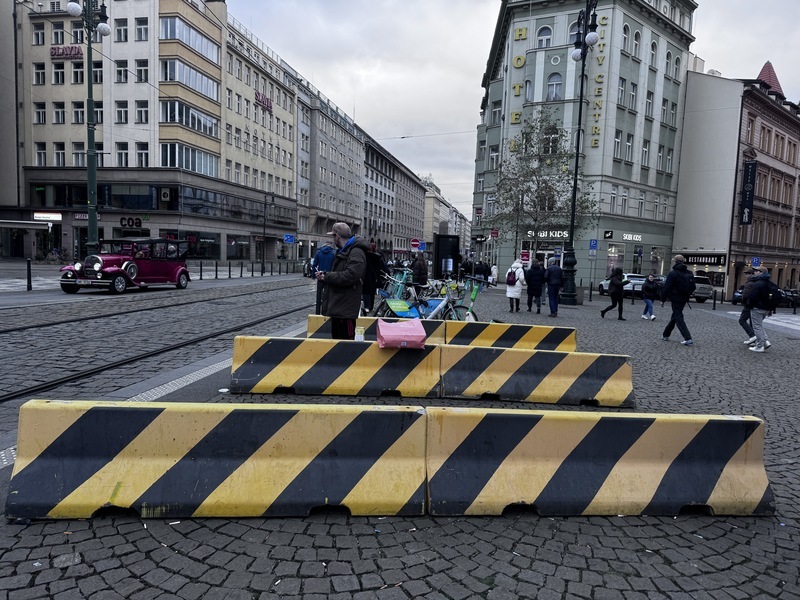 德國耶誕市集衝撞事件 捷克新增路障強化安全