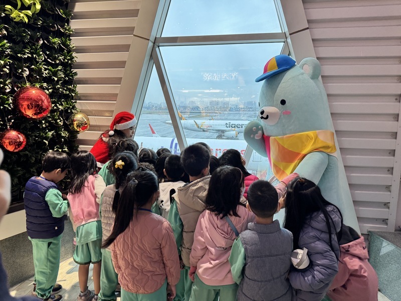 昇恒昌基金會耶誕送暖 獎助學金激勵學子追夢