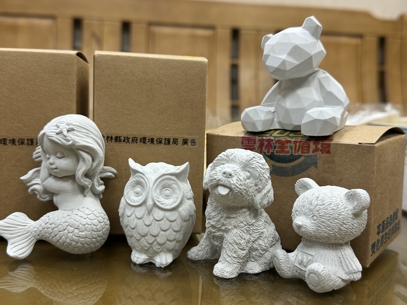 雲林推永續循環再利用 焚化底渣變文創小物