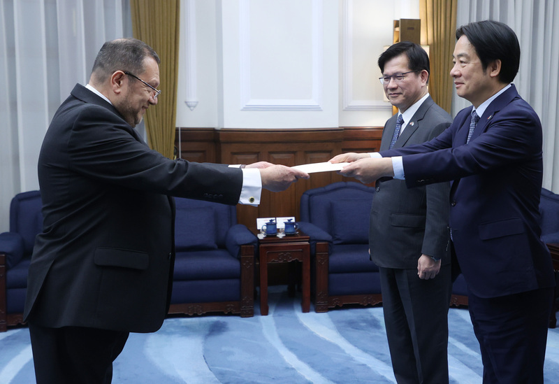 瓜國大使呈遞到任國書 賴總統盼情誼更上一層樓