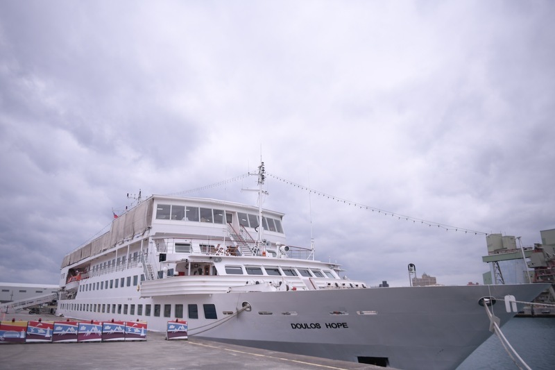海上圖書館望僕號停靠花蓮港 開放至2/2