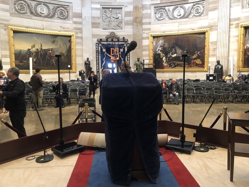 川普國會山莊內就職空間小 金主急索入場券