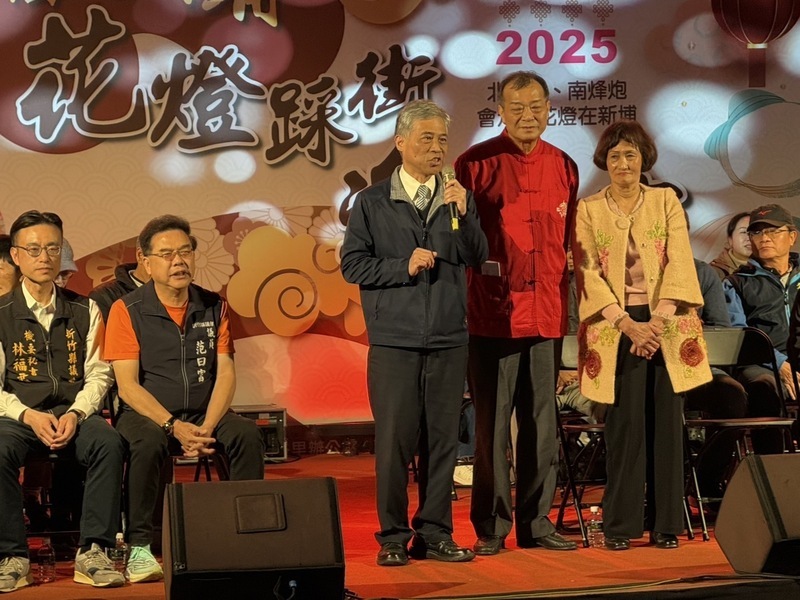 范佐銘出席竹縣新埔花燈踩街迎天穿 鼓勵說客語