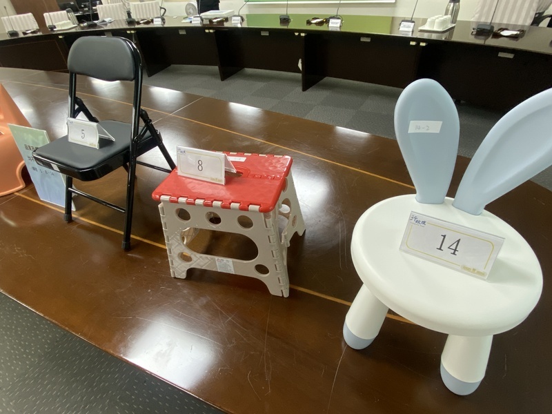 可能被夾、跌落 消保處查兒童椅凳6件不合格