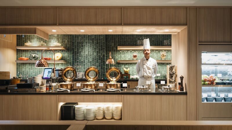 松機新貴賓室開張 吃得到沙茶牛肉麵、竹筒飯