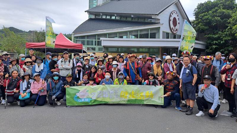 台東追念228事件 民眾重返「和平古道」健走