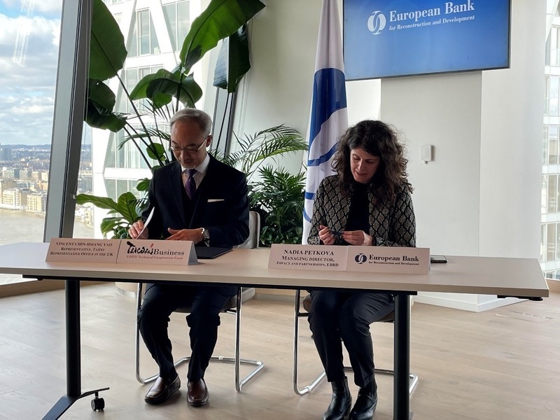 台灣歐銀合作助烏克蘭人才發展 倫敦簽署計畫