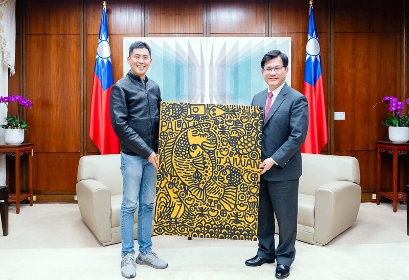 民間創作台帛國寶魚相擁畫 林佳龍將贈帛琉總統