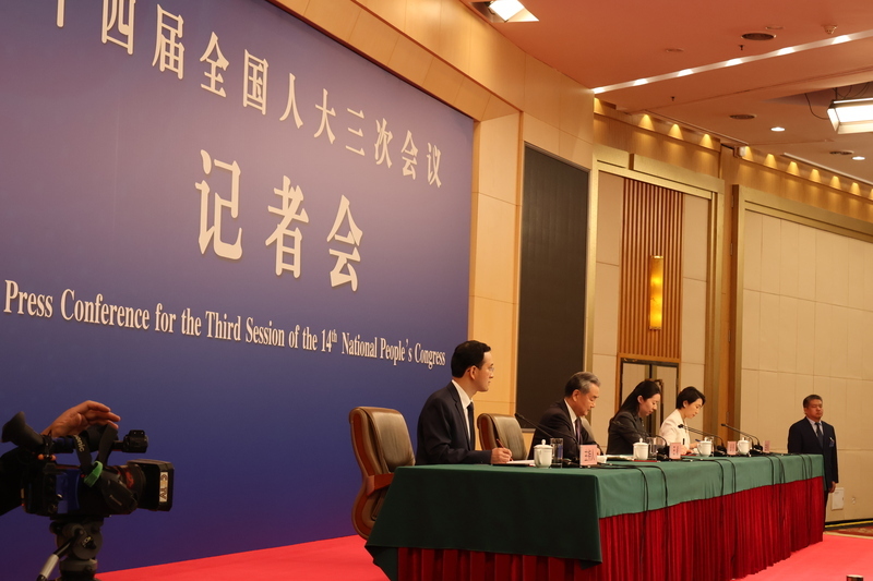 回應美俄對話 王毅：中俄關係不因一時一事而變