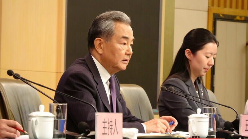 川普加稅 王毅：不能一邊打壓中國一邊發展良好關係