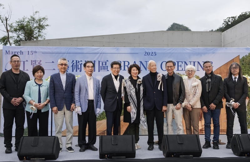 企業家贊助蓋房、捐畫 助江賢二藝術園區落成