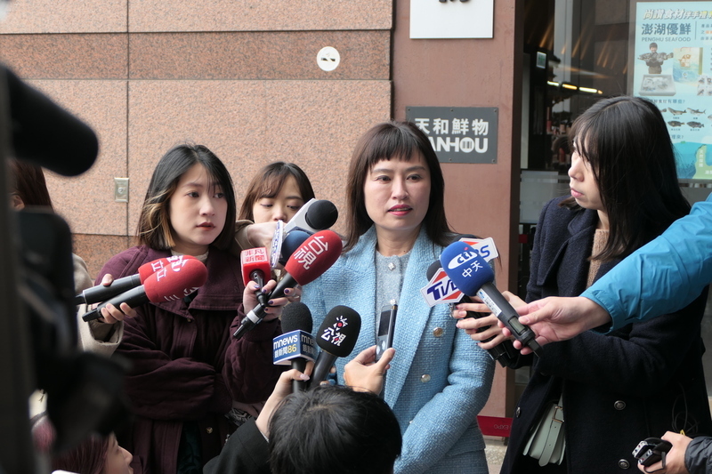 相偕爬山展英蘇同盟？ 英系中執委：想太多