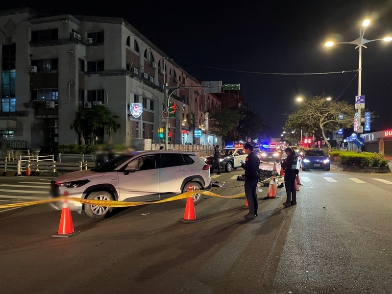 北市派出所前休旅車迴轉碰撞機車 騎士重摔不治