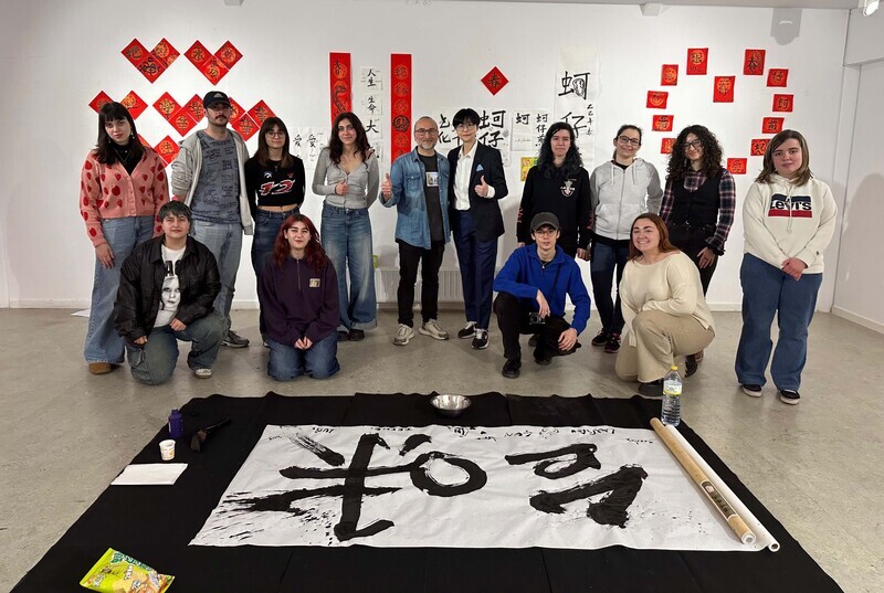 書法結合蚵仔煎薯片 楊侖帶西班牙學生體驗台味