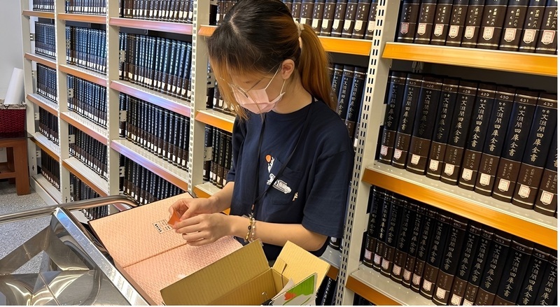 大學生開箱總統府見習 參與館藏檔案清查歸檔