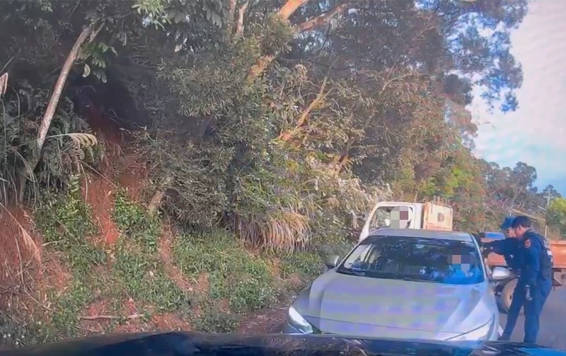 清明連假到六福村停車場駕車甩尾 劉男遭警送辦