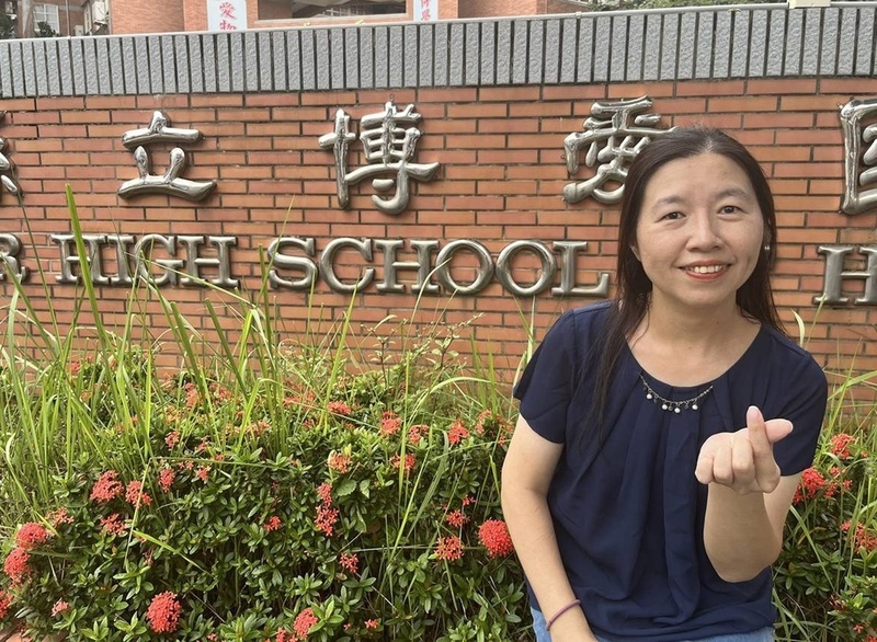 劉文育用平板教數學概念 成教育家部落格典範