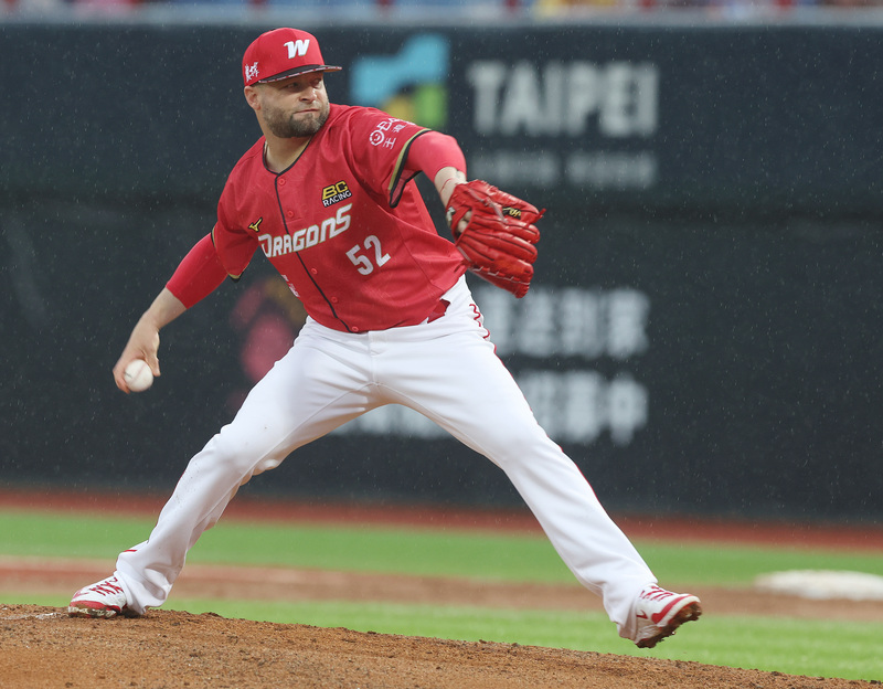 伍鐸首度本土身分出賽繳好投 助龍隊開季4連勝