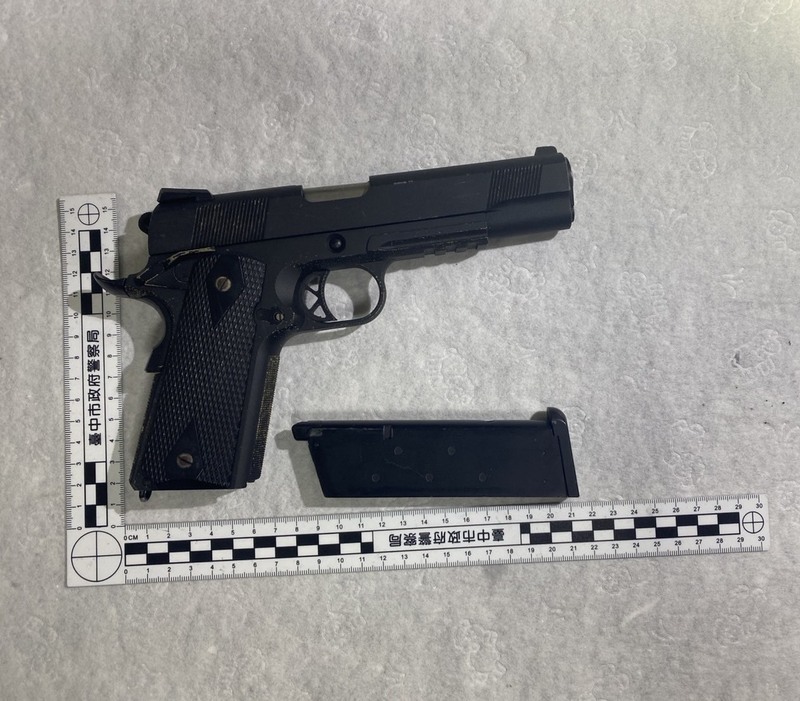 大甲媽遶境有人亮槍 中市警逮1男起出空氣槍送裁罰