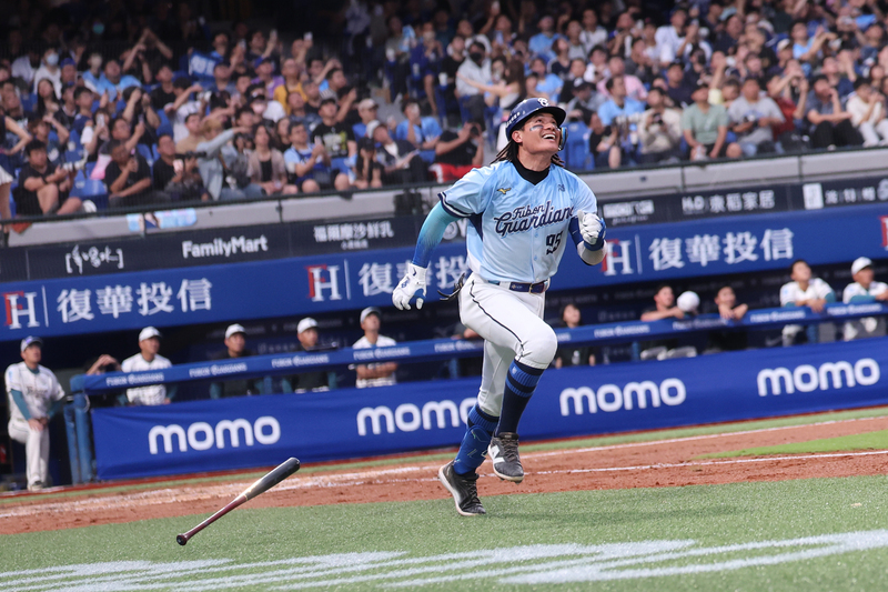 張育成開轟攻破艾速特 讓對手更有情緒自亂陣腳