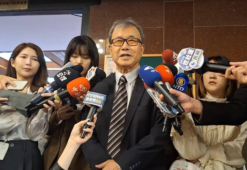 學生校園設罷免攤 教長：尊重言論自由公民活動